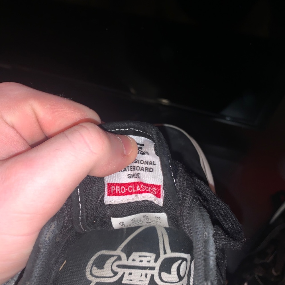 Size 9 Vans classics